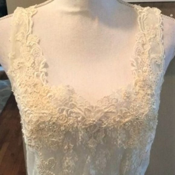 Neiman Marcus Tops - Neiman Marcus Jonquil Lace & Pearl Bead Camisole